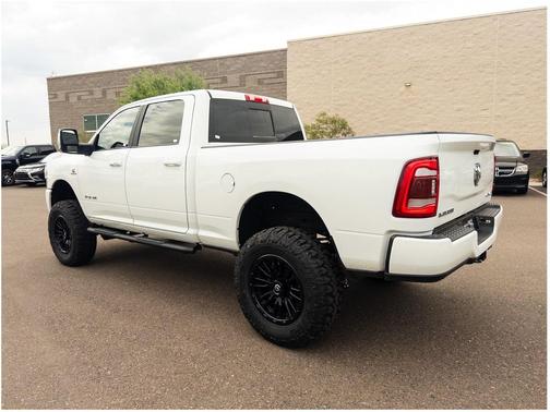 2023 RAM 2500 Laramie Crew Cab 4x4 6'4' Box