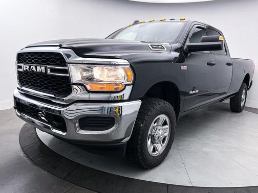 2020 RAM 3500 Tradesman Crew Cab 4x4 8' Box