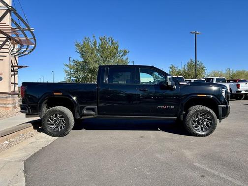 2024 GMC Sierra 2500 AT4