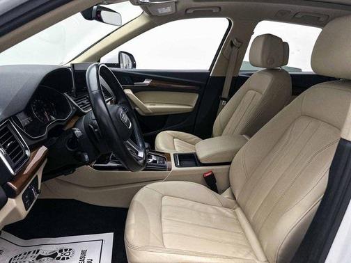 2022 Audi Q5 40 Premium