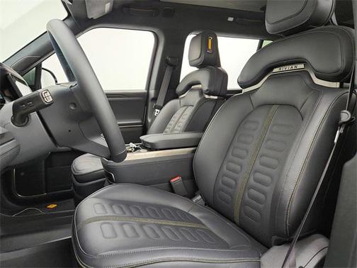 2024 Rivian R1S Adventure