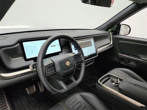 2024 Rivian R1S Adventure