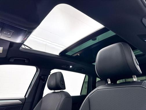 Platinum Gray Metallic 2023 Volkswagen Tiguan 2.0T SE R-Line Black