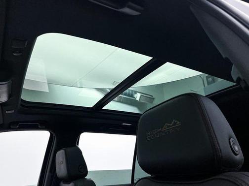 2023 Chevrolet Tahoe 4WD High Country