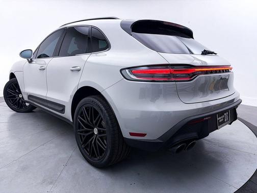 2023 Porsche Macan T