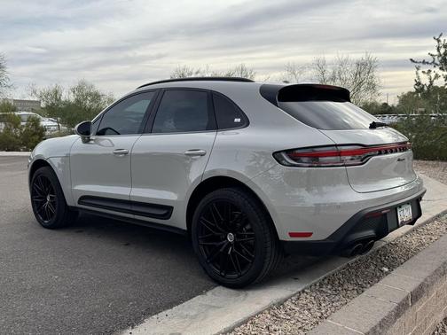 2023 Porsche Macan T