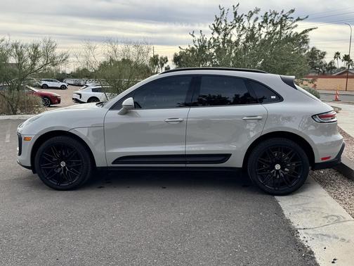 2023 Porsche Macan T