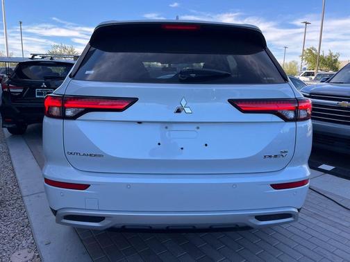2025 Mitsubishi Outlander PHEV SE S-AWC