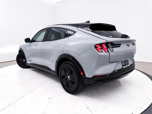 2022 Ford Mustang Mach-E California Route 1