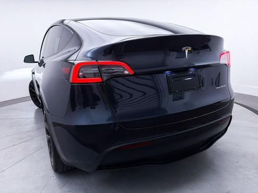 2024 Tesla Model Y Long Range Dual Motor All-Wheel Drive