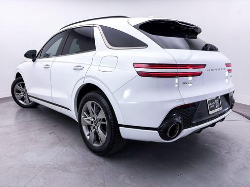 Alta White 2022 Genesis GV70 3.5T AWD Sport