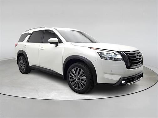 2022 Nissan Pathfinder SL 2WD
