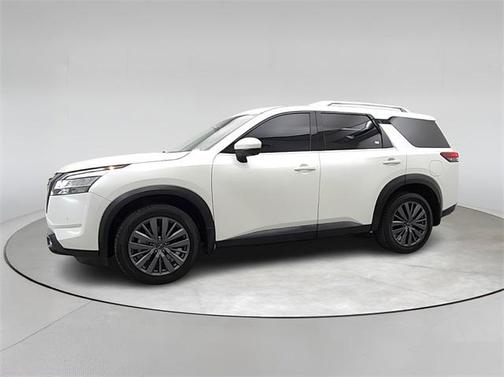 2022 Nissan Pathfinder SL 2WD