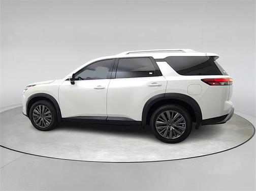 2022 Nissan Pathfinder SL 2WD