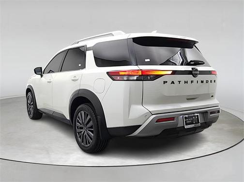 2022 Nissan Pathfinder SL 2WD