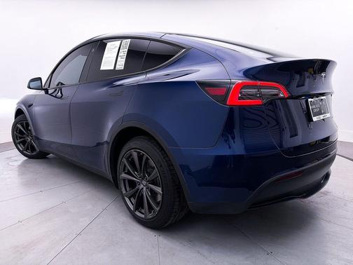 2022 Tesla Model Y Long Range Dual Motor All-Wheel Drive