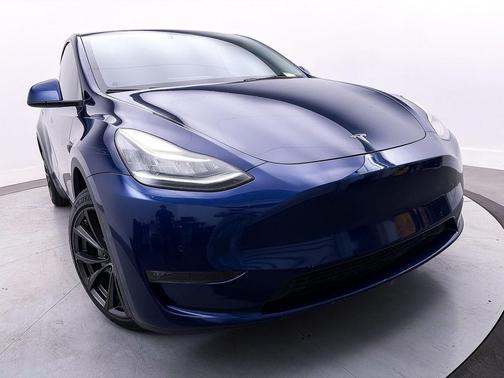 2022 Tesla Model Y Long Range Dual Motor All-Wheel Drive