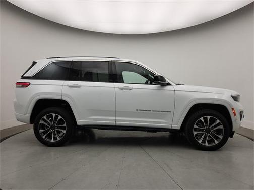2022 Jeep Grand Cherokee 4xe Overland