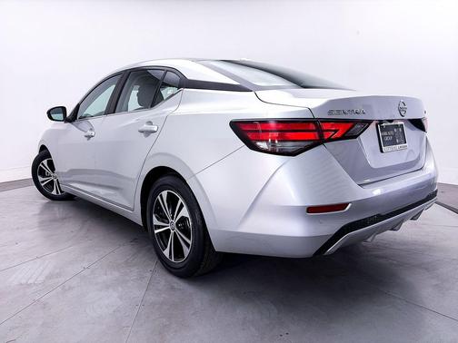 Brilliant Silver Metallic 2022 Nissan Sentra SV