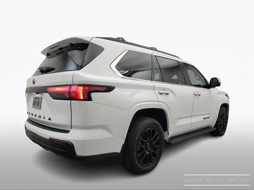 2024 Toyota Sequoia SR5