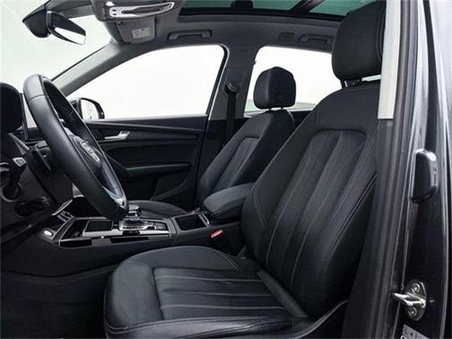 2022 Audi Q5 45 S line Premium