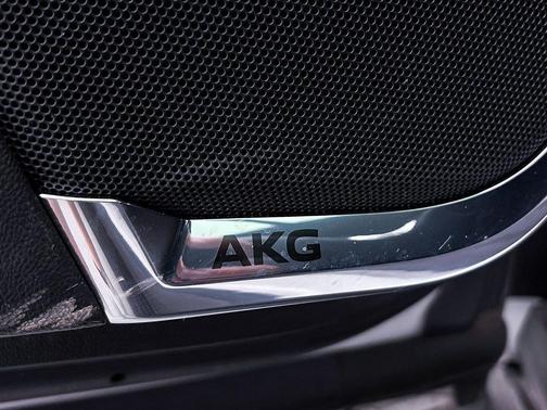 Crystal White Tricoat 2025 Cadillac Escalade ESV Sport