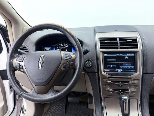 Tuxedo Black Metallic 2014 Lincoln MKX Base