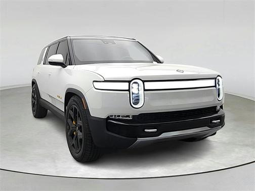 2023 Rivian R1S Adventure