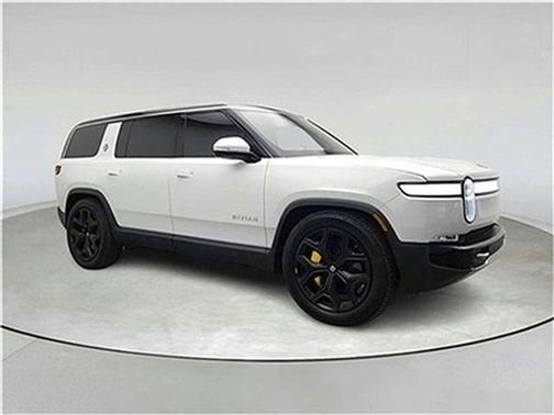2023 Rivian R1S Adventure