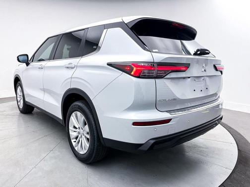 2025 Mitsubishi Outlander ES 2.5 2WD