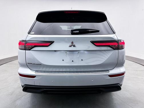 2025 Mitsubishi Outlander ES 2.5 2WD