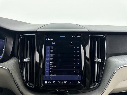 2024 Volvo XC60 B5 Plus Dark Theme