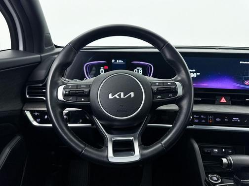 Glacial White Pearl 2024 Kia Sportage X-Line
