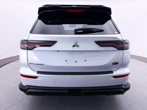 White Diamond With Black Roof 2026 Mitsubishi Outlander Trail Edition S-AWC
