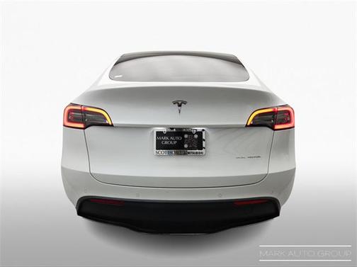 2022 Tesla Model Y Long Range Dual Motor All-Wheel Drive