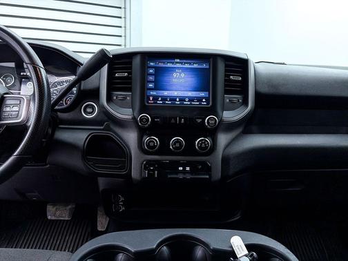 Bright White Clearcoat 2020 RAM 3500 Tradesman Crew Cab 4x4 8' Box