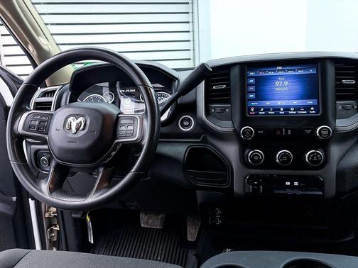 Bright White Clearcoat 2020 RAM 3500 Tradesman Crew Cab 4x4 8' Box