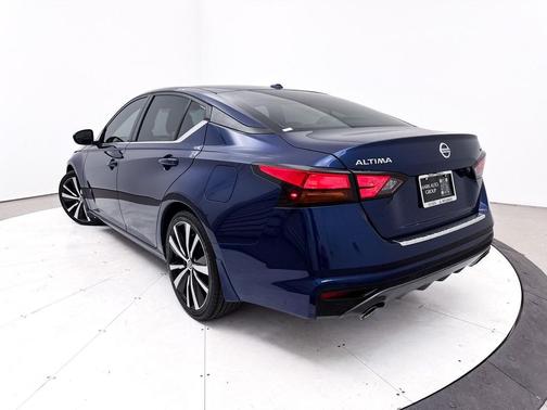 2020 Nissan Altima SR FWD