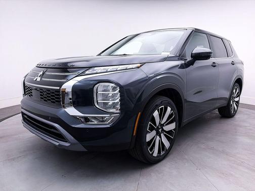 Graphite Gray 2026 Mitsubishi Outlander SE 1.5T 2WD