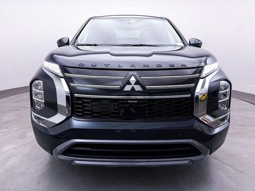 Graphite Gray 2026 Mitsubishi Outlander SE 1.5T 2WD