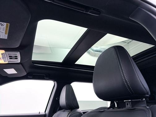 White Diamond 2024 Mitsubishi Outlander SE Black Edition w/Pano Roof S-AWC