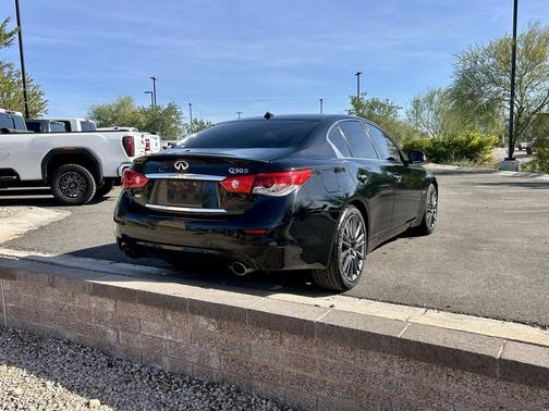 2016 INFINITI Q50 3.0t RED SPORT 400