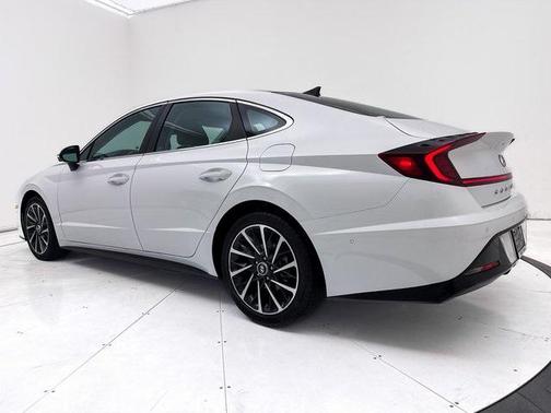 2022 Hyundai SONATA Limited