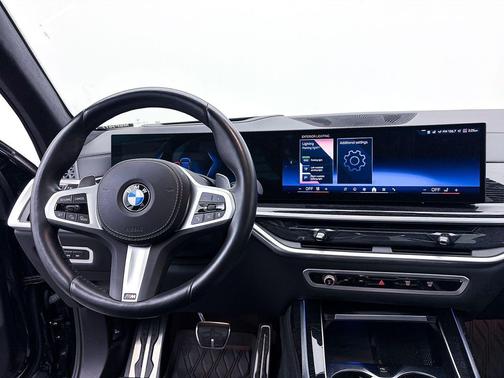 Black Sapphire Metallic 2024 BMW X7 xDrive40i