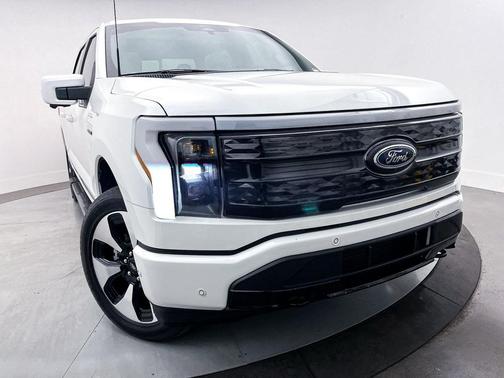 2022 Ford F-150 Lightning Platinum