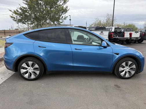 2022 Tesla Model Y Long Range Dual Motor All-Wheel Drive