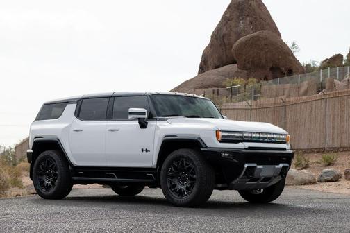 Interstellar White 2025 GMC HUMMER EV SUV 2X
