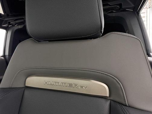 2025 GMC HUMMER EV SUV 2X