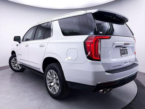 White Frost Tricoat 2021 GMC Yukon Denali