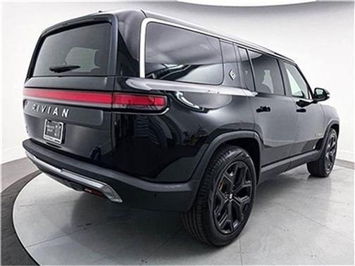 2023 Rivian R1S Adventure